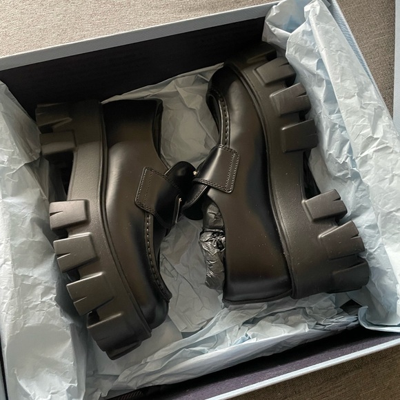 Prada Monolith Loafers Black Brushed Leather - Picture 4 of 6